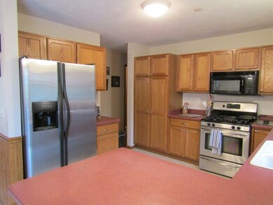 82 Gunther Dr, Evansville, WI 53536 - photo 3