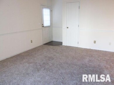 2418 E 51st St unit B, Davenport, IA 52807 - photo 2