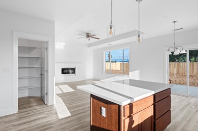 2801 Hawn Ave, Redding, CA 96002 - photo 7