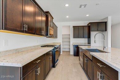 06-Kitchen Detail