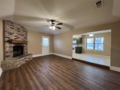 5809 Shamrock Ct, North Richland Hills, TX 76180 - photo 4