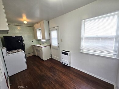 26027 Narbonne Ave unit B, Lomita, CA 90717 - photo 4