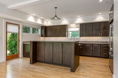 677 Dennett St unit 3, Portsmouth, NH 03801 - photo 5