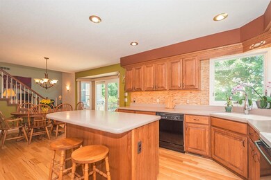 5690 Lohr Lake Dr, Ann Arbor, MI 48108 - photo 7