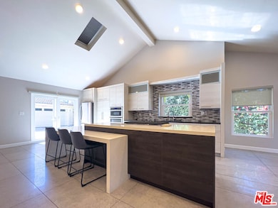 15424 Camarillo St, Sherman Oaks, CA 91403 - photo 4