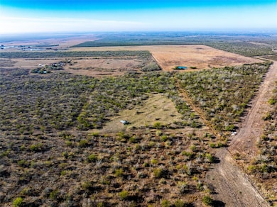 000 Pleasant Hill Rd, Lockhart, TX 78644 - photo 2