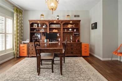 17714 Westhampton Woods Dr, Chesterfield, MO 63005 - photo 7