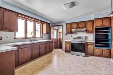 1582 Nash Rd, North Tonawanda, NY 14120 - photo 7