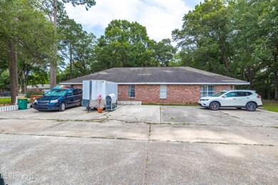 141 Via Don Ray Rd-1