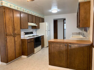 820 N 10th St, Central Point, OR 97502 - photo 5