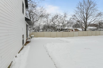 936 W 10th St, Kaukauna, WI 54130 - photo 5