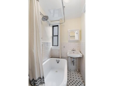 Centrentset Corp. unit 3-4, New York, NY 10011 - photo 6