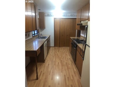 1190 S 44th St, Springfield, OR 97478 - photo 6