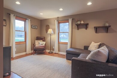 713 Cleveland Ave, Batavia, IL 60510 - photo 2