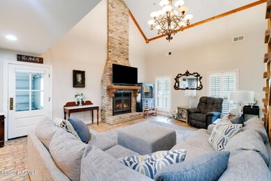 7-web-or-mls-164 Bois Des Chene Dr-8