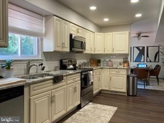 228 Palermo Dr, Bear, DE 19701 - photo 2