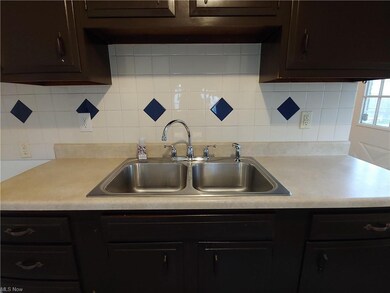 3865 Meadow Ln, Lorain, OH 44055 - photo 5