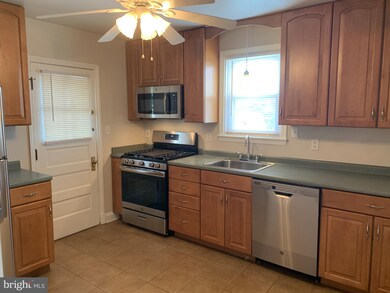 1250 Oakland Terrace Rd, Halethorpe, MD 21227 - photo 6