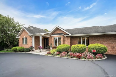 1 Regency Ln, Dix Hills, NY 11746 - photo 2