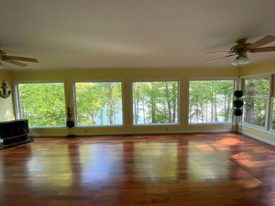 723 Shorewood Cir, Toccoa, GA 30577 - photo 4