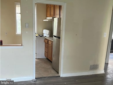 7525 Lange St, Baltimore, MD 21224 - photo 4