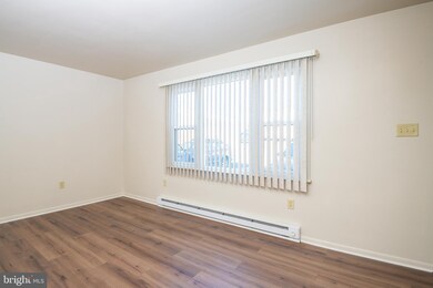 636 A Centre St, Reading, PA 19605 - photo 5