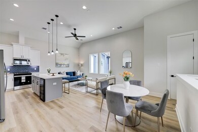 846 Elkhart St unit E, Houston, TX 77091 - photo 7