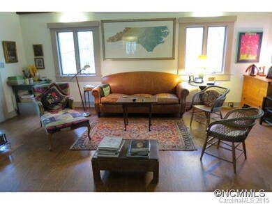 Living Area - front cabin
