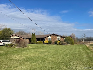 6721 Aiken Rd, Lockport, NY 14094 - photo 5