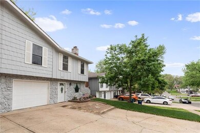 7523 Monrovia St, Shawnee, KS 66216 - photo 3