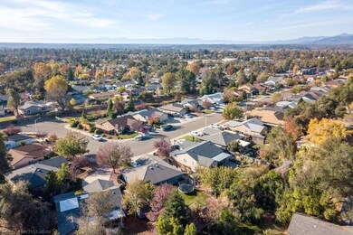 1090 Monterra Ln, Redding, CA 96002 - photo 5