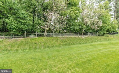 350 Sterling Ln, Downingtown, PA 19335 - photo 4