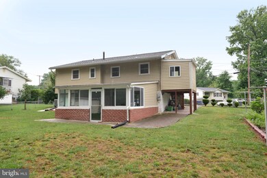 8801 Lagrange St, Lorton, VA 22079 - photo 2