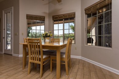 007_Breakfast Nook