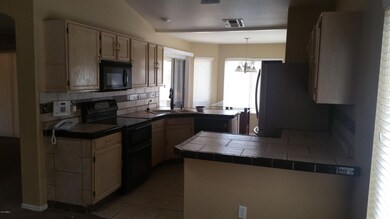 Kitchen pic 2-5509 N 76th Dt