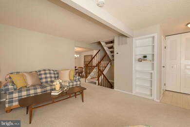 8667 Rising Creek Ct, Springfield, VA 22153 - photo 2