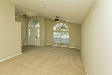 004_Living Room