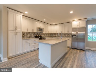 32 Rustleaf Ln, Levittown, PA 19055 - photo 5