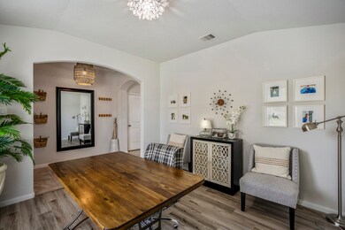 733 Rim Water Dr, Alvin, TX 77511 - photo 4