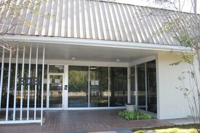 308 S Tyler St unit 4, Covington, LA 70433 - photo 2