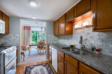 2438WcollierAveSE-7