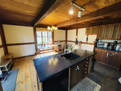 11 Pine Grove unit 11, Amherst, MA 01002 - photo 2