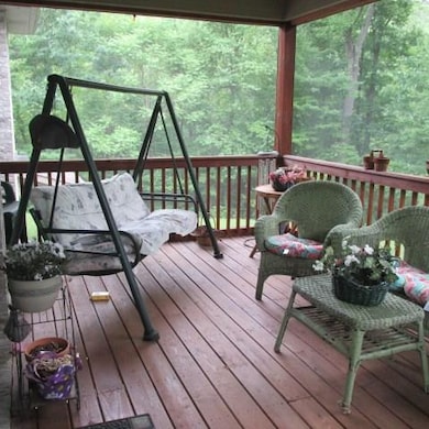 Screened in porch