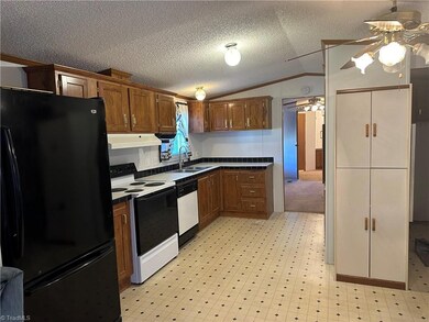 5782 N Carolina 66, King, NC 27021 - photo 6