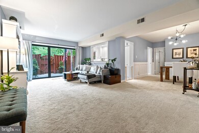 205 Skyhill Rd unit 2, Alexandria, VA 22314 - photo 2