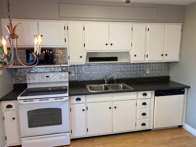 305 E Dustman Rd, Bluffton, IN 46714 - photo 7