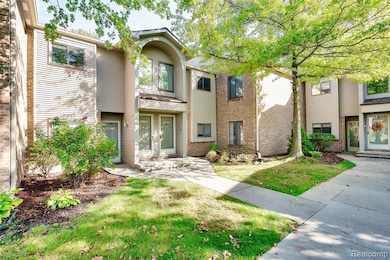 42481 Lilley Pointe Dr unit 33, Canton, MI 48187 - photo 2
