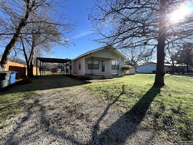 580 Gruene Rd, New Braunfels, TX 78130 - photo 2