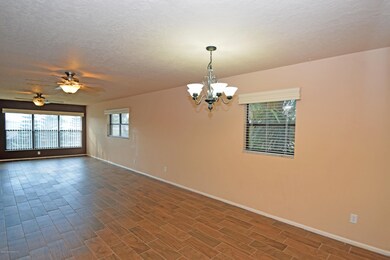 OPEN LIVING/DINING COMBO!