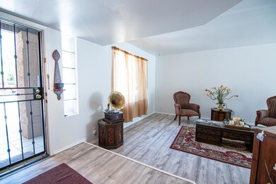 04-1 Front Entry